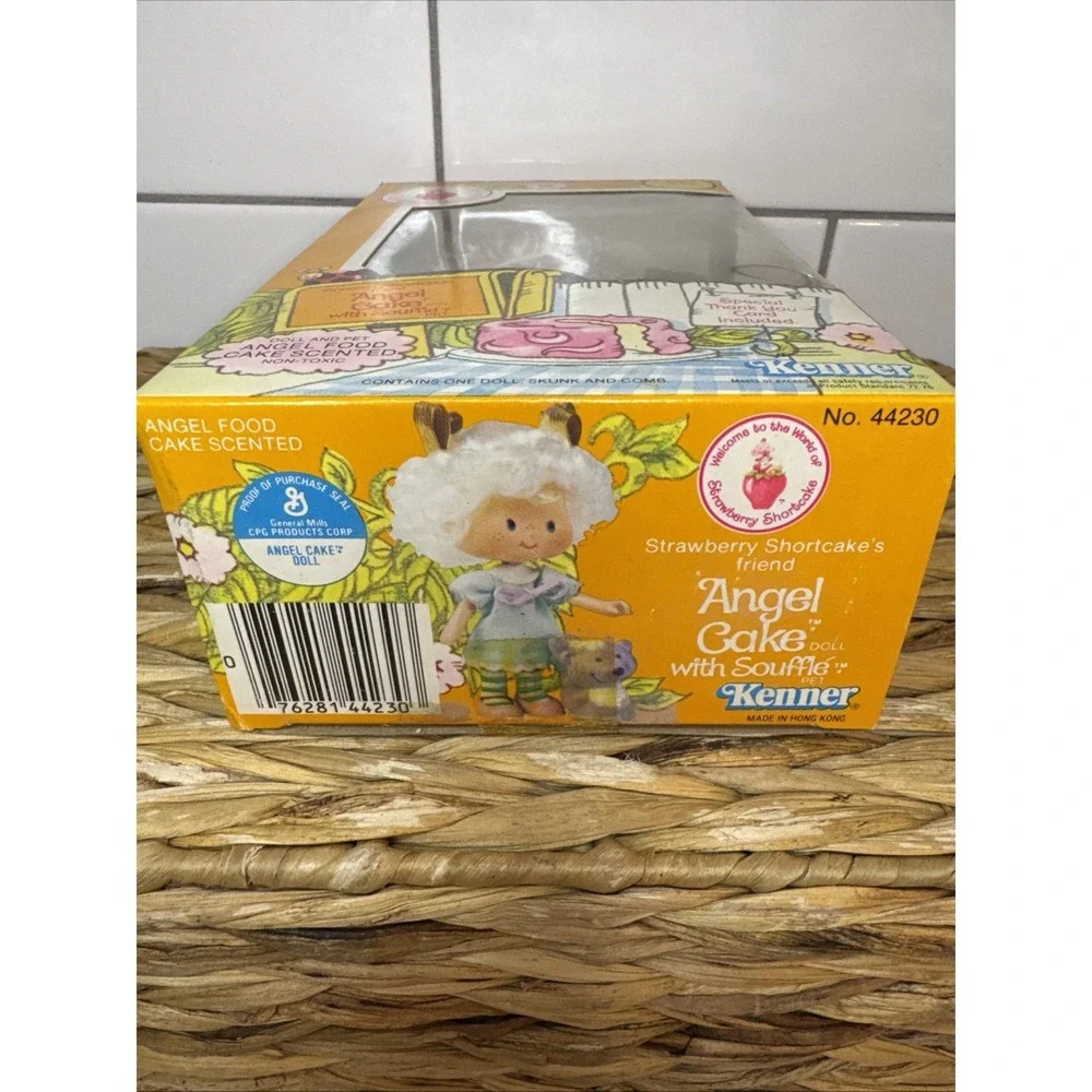 NRFB Vintage 1982 ANGEL CAKE with SOUFFLE Strawberry Shortcake‎ Doll SEALED BOX